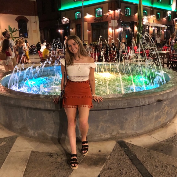 Meet your Posher, Megan - Picture 1 of 1